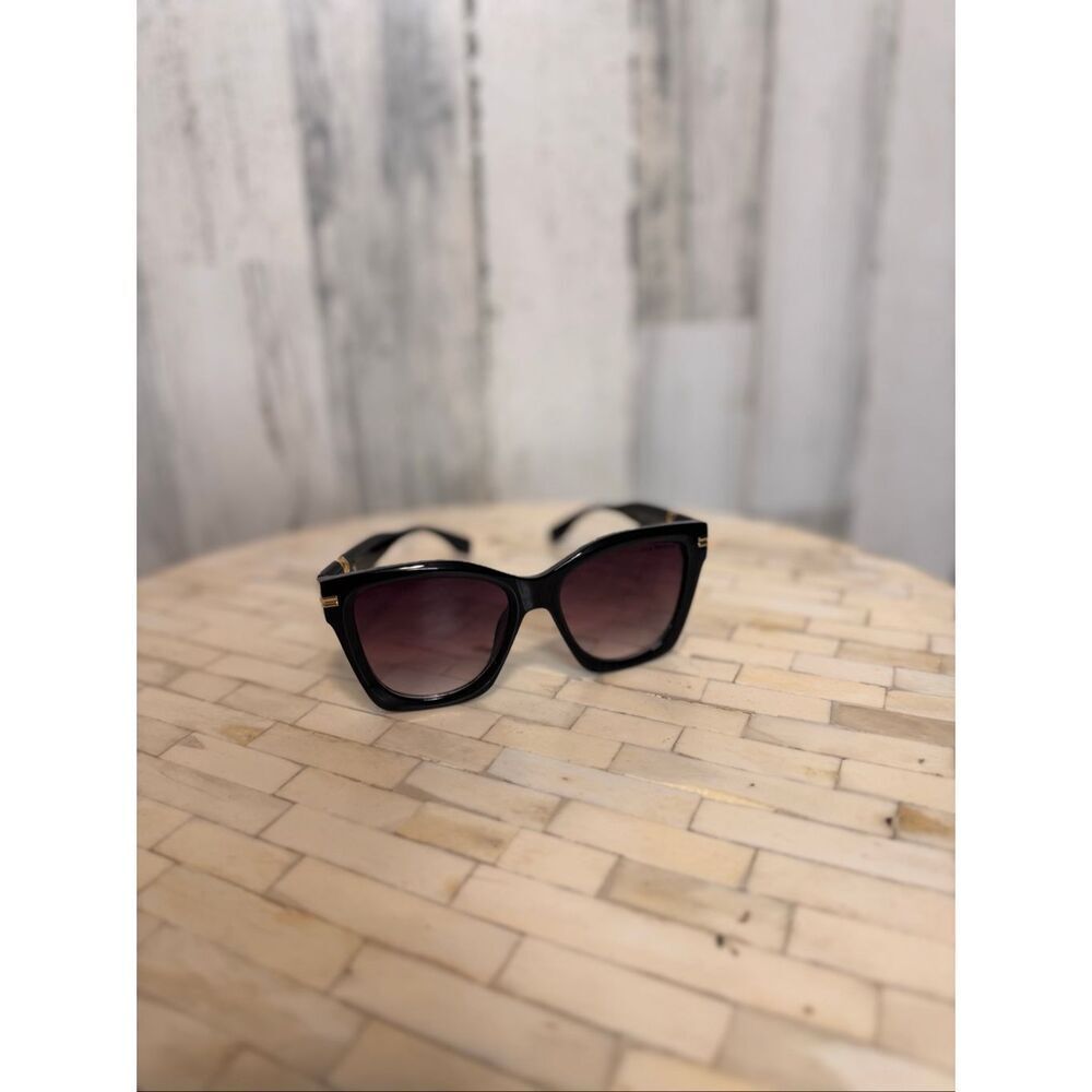 True Religion Black Oversized Square Sunglasses Gold Horseshoe Logo TR57040